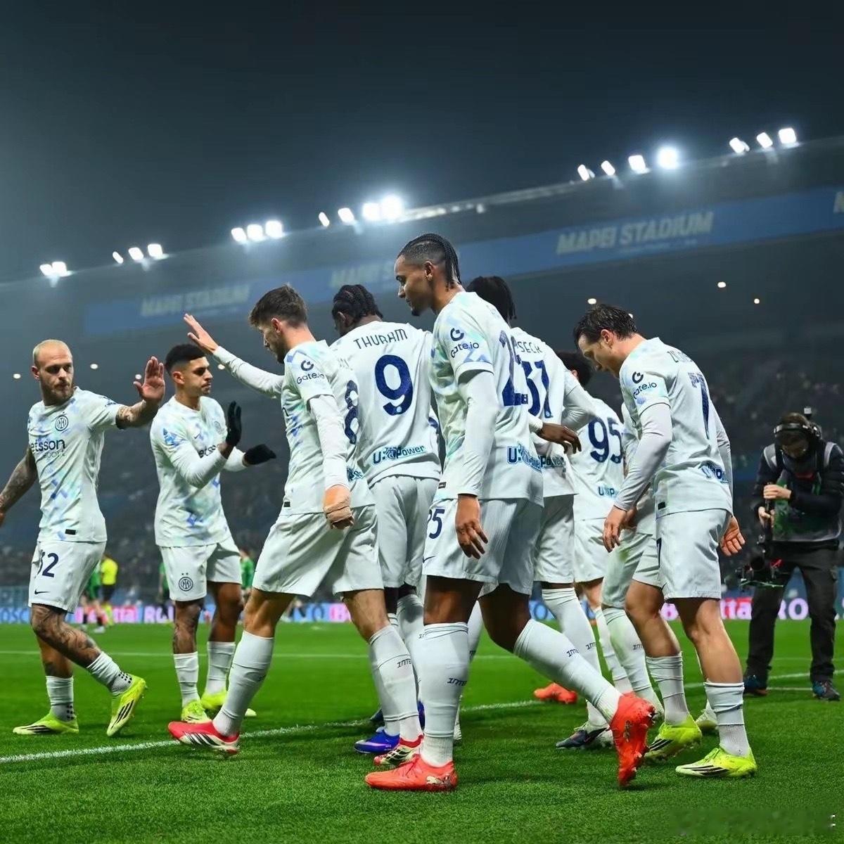 给这场大胜降降温！意甲第24轮，国际米兰客场5:0大胜萨索洛。这几天网上到处都充