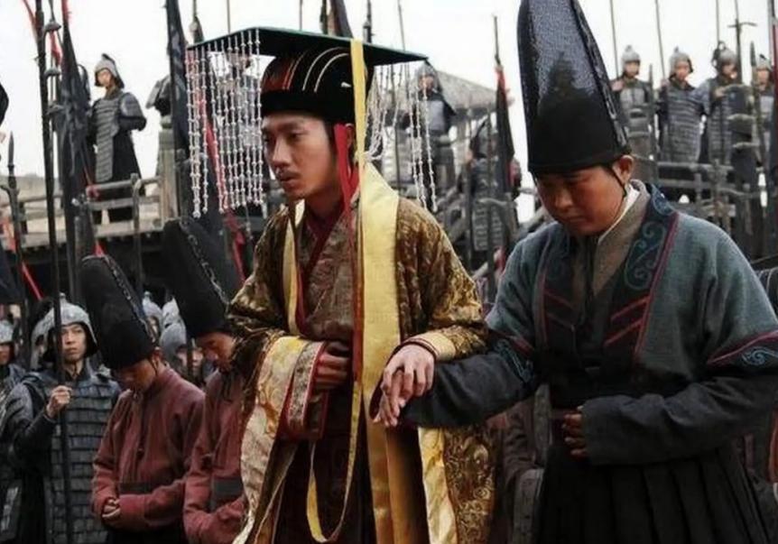 春秋时代，万国争辉，小国以百计。可到了战国，版图上只剩下战国七雄。从成百上千到屈