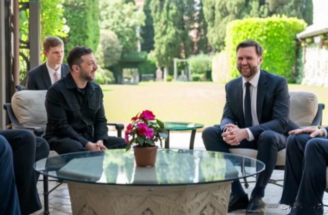 扛不住了！泽连斯基松口，俄乌战争要落幕？万斯与泽连斯基通话爆关键信号：乌方