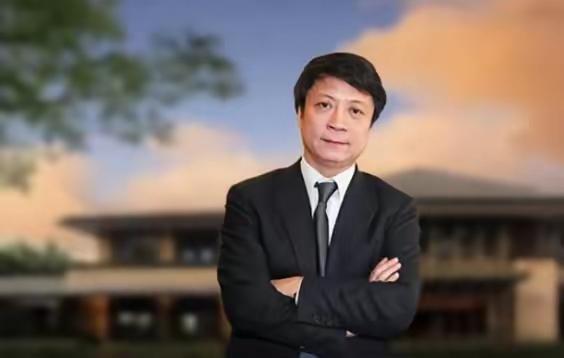 融创老板孙宏斌断臂求生，躲过一劫，而许家印和两个儿子都被判刑，家族信托也被击穿，