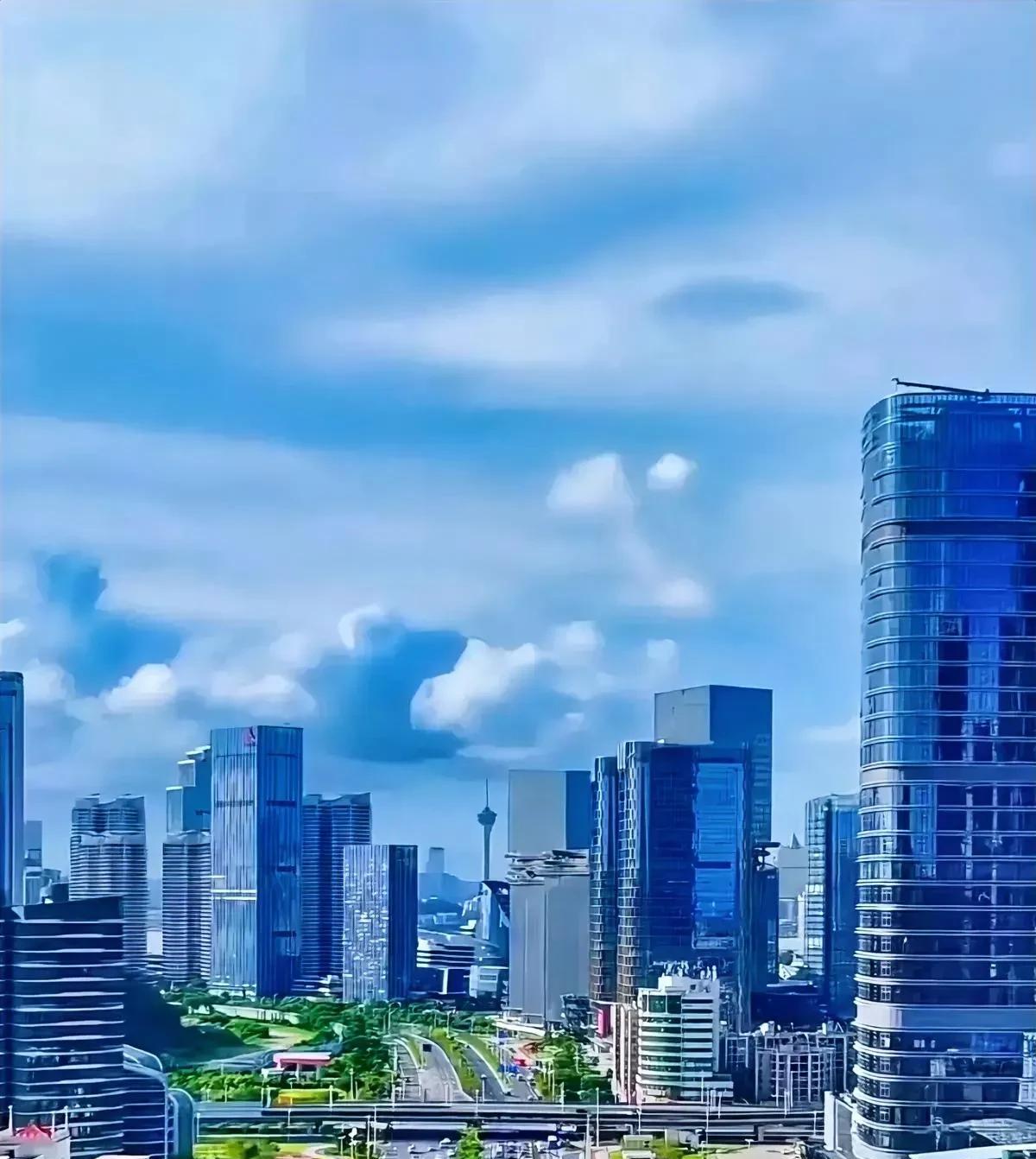 关于楼市，我有一个判断，接下来房价会反弹而且必然会反弹！有人说我们的楼市要走日