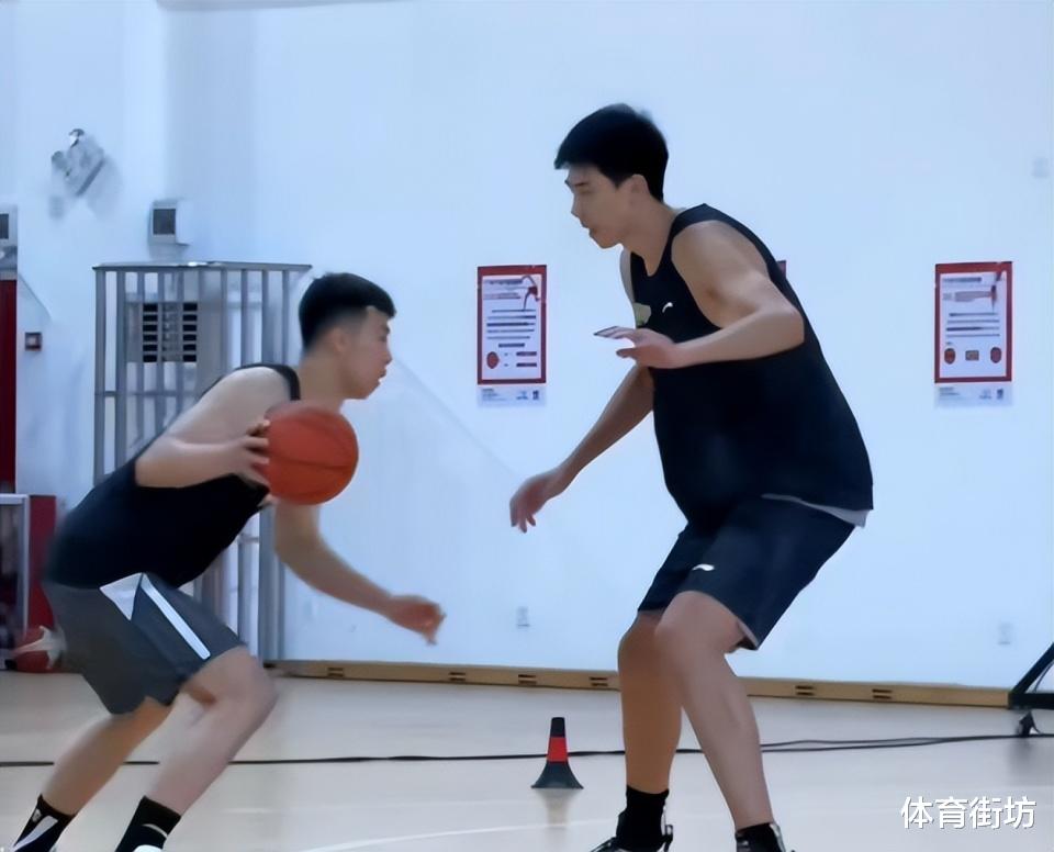 CBA快讯,徐昕被NBA两队青睐,新疆续约特莱斯,宁波报价<em>邹雨宸</em>!