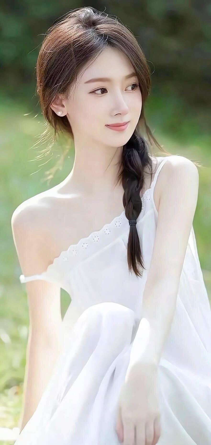 我女儿和儿媳妇闹了矛盾，一年多不来往了。现在我女儿家有喜事，是我外孙要结婚了，女