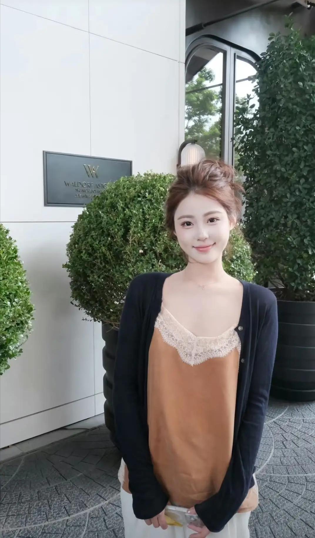 我到现在都不敢相信，一个24岁的姑娘，第一次出国，就这么没了。不是没了，是上