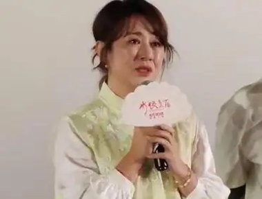 沈腾的媳妇王琦现在是真挺闹心的。她之前一直忍着没吭声，就是想让沈腾多接点活，多挣