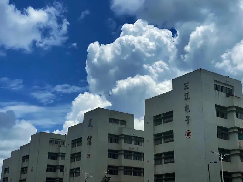 前几天在大盘大跌时，朋友给三安光电加了点仓位。补了2000股，价格15.75，不