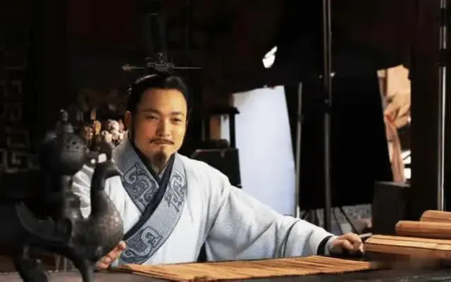 张仪，公孙衍，魏冉，范睢，吕不韦，李斯，谁对大秦贡献最大?
