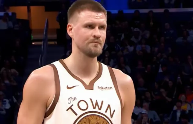 明日，勇士对阵湖人的比赛即将开始。赛前，勇士记者DannyEmerman更新