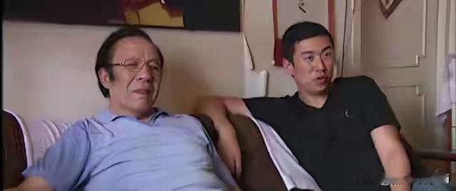 杨洪基说，我的贵人也是谷建芬，她说，杨洪基，你过来录个音吧！我说录什么？三国演义