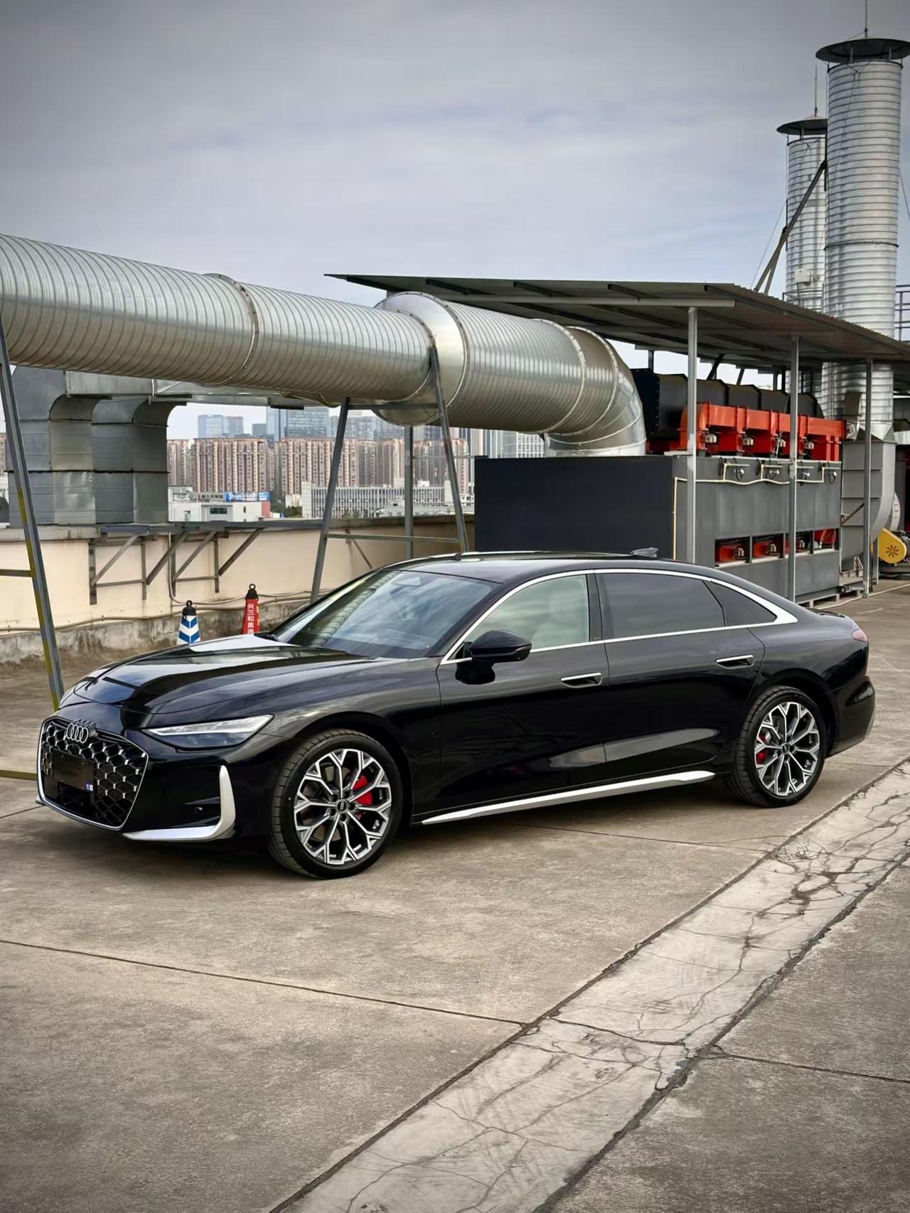 新款奥迪a6l，年轻了奥迪