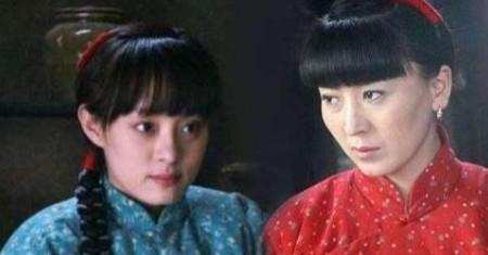 2009年，孙俪和闫学晶在拍摄《小姨多鹤》中成为朋友。影片杀青后，住在东北的闫学