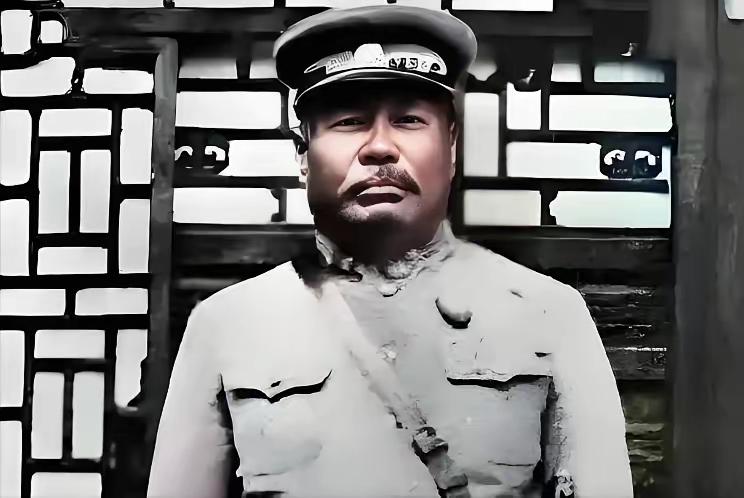 1933年3月4日，日军凭借128名骑兵，兵不血刃占领热河省会承德。而此前扬言