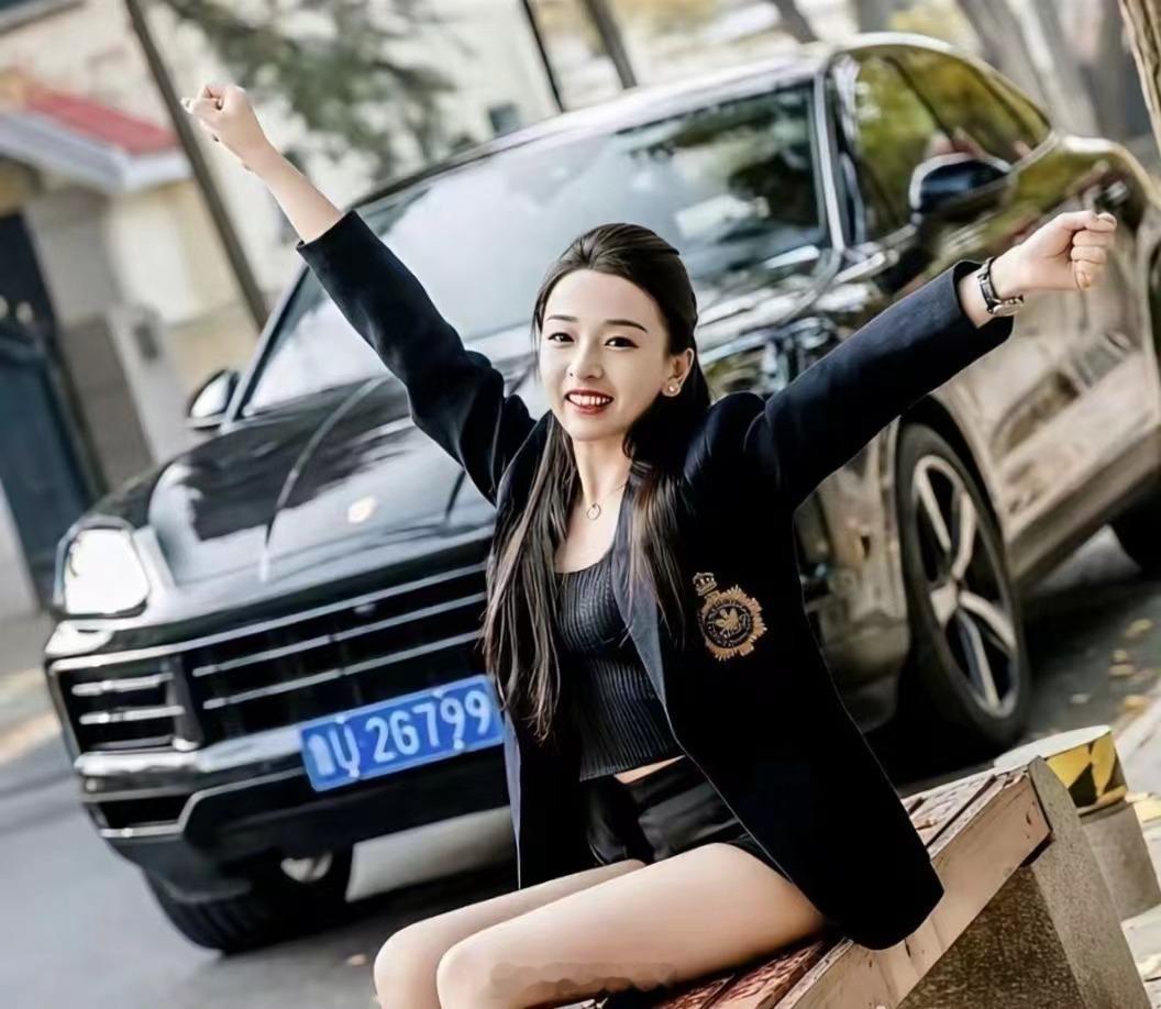 全中国都去青岛买保时捷吗？青岛保时捷女销冠牟倩文宣布销量暂列全球第一，这数据确实硬核。2025年卖出
