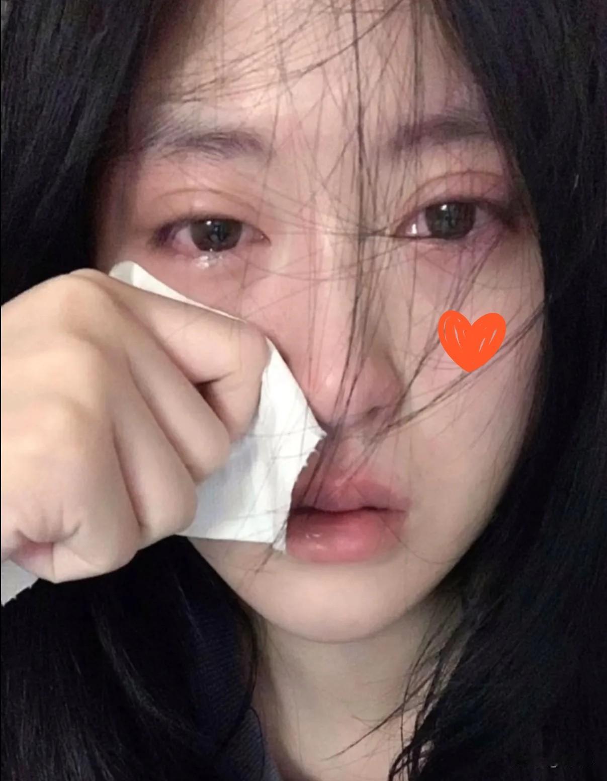 大龄剩女这词听着刺耳，但我一个朋友，32岁在杭州打拼，最近是真有点绷不住了。