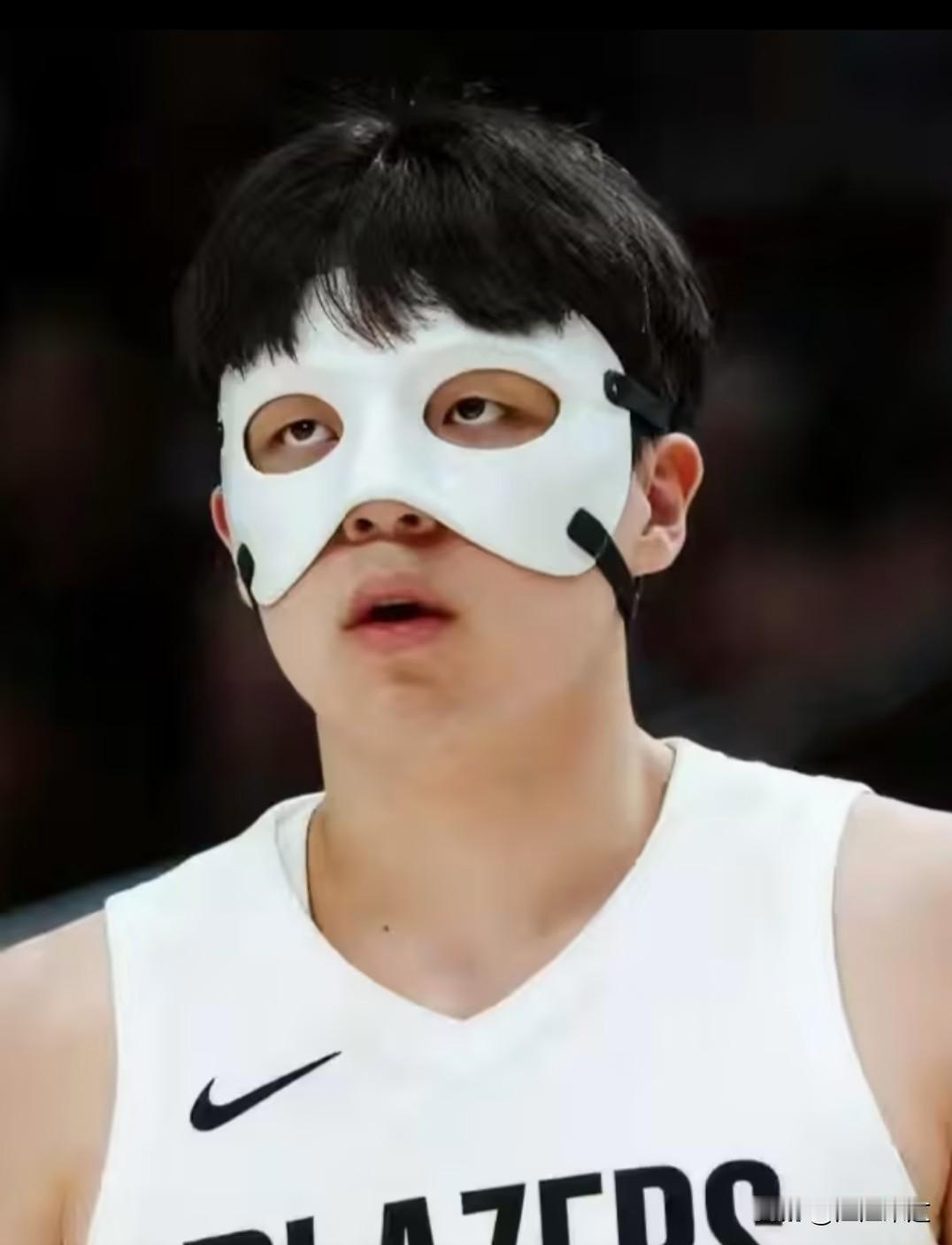 亏了杨翰森没有带病上场！不然开拓者连续的两场惨败杨翰森必然要背锅！事实证明，极