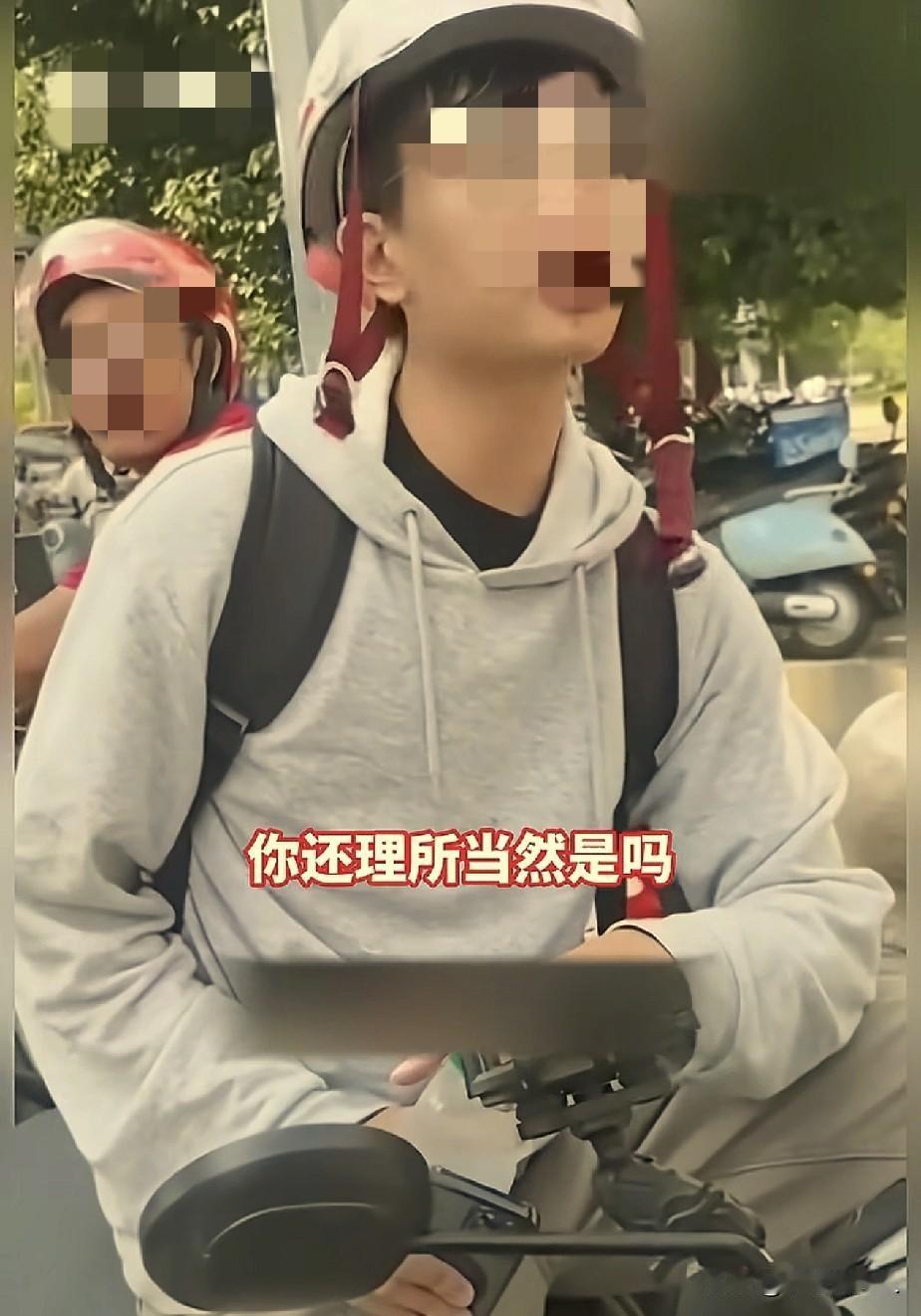 正义必胜！曾因“我听交警的”这句话，火爆网络的小伙，终于等到了判决，那个逆行还冤