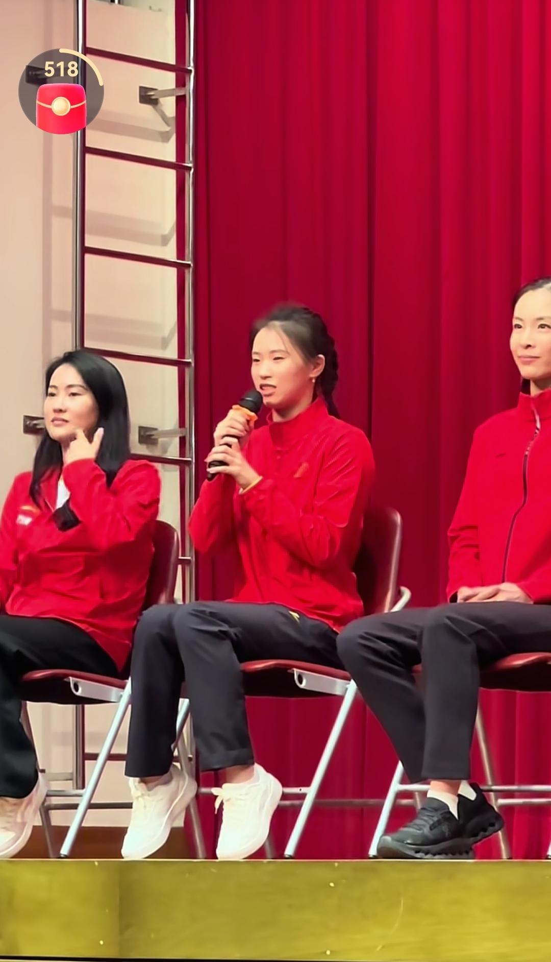 12月12日，中国跳水队运动员梦之队到澳门一学校参加活动，在活动中，陈若琳、吴敏