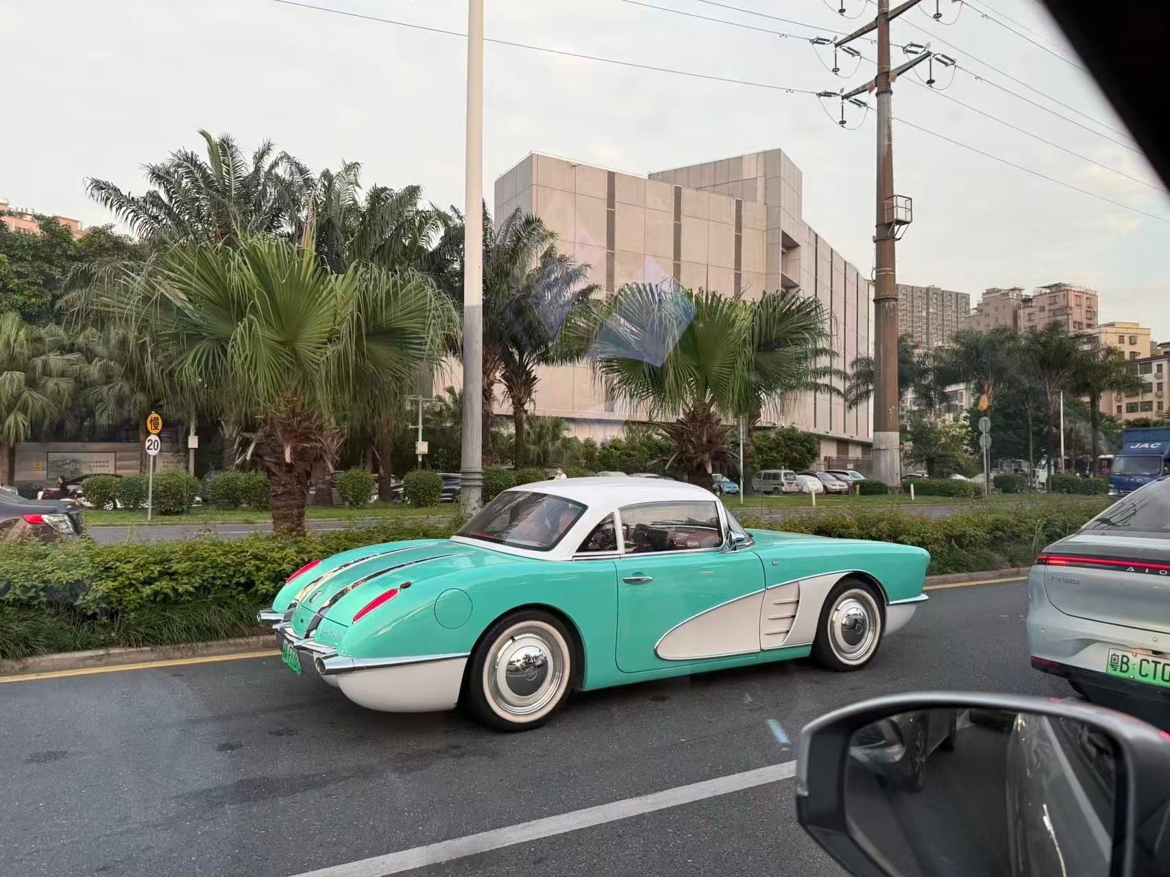 第一次看到路上跑的​​​
