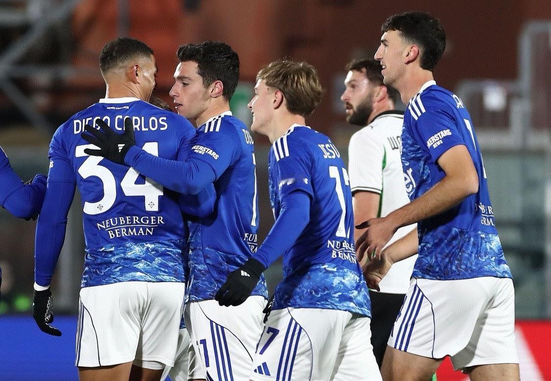 看完科莫2-0战胜萨索洛的比赛，你不得不承认，法布雷加斯执教的科莫在意甲是一支另