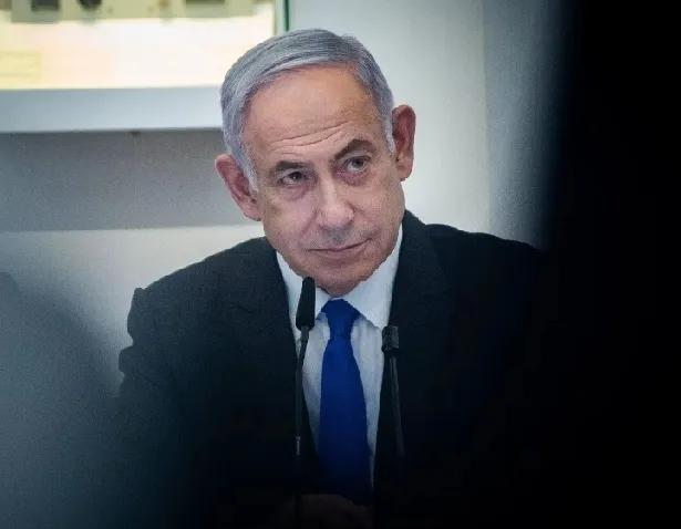 伊朗还得被炸！内塔尼亚胡公开威胁伊朗不要想着犯错，否则下场将是毁灭性的，就在刚