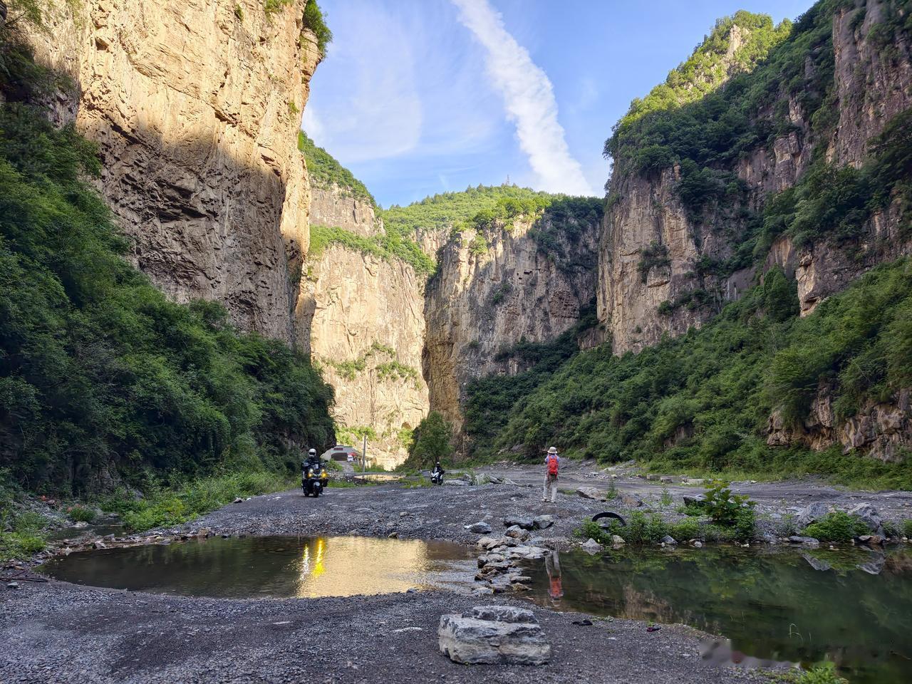 自驾太行，探秘太行山大峡谷景区黑龙潭，景色真不错，不知道为何废弃了。从浙水村