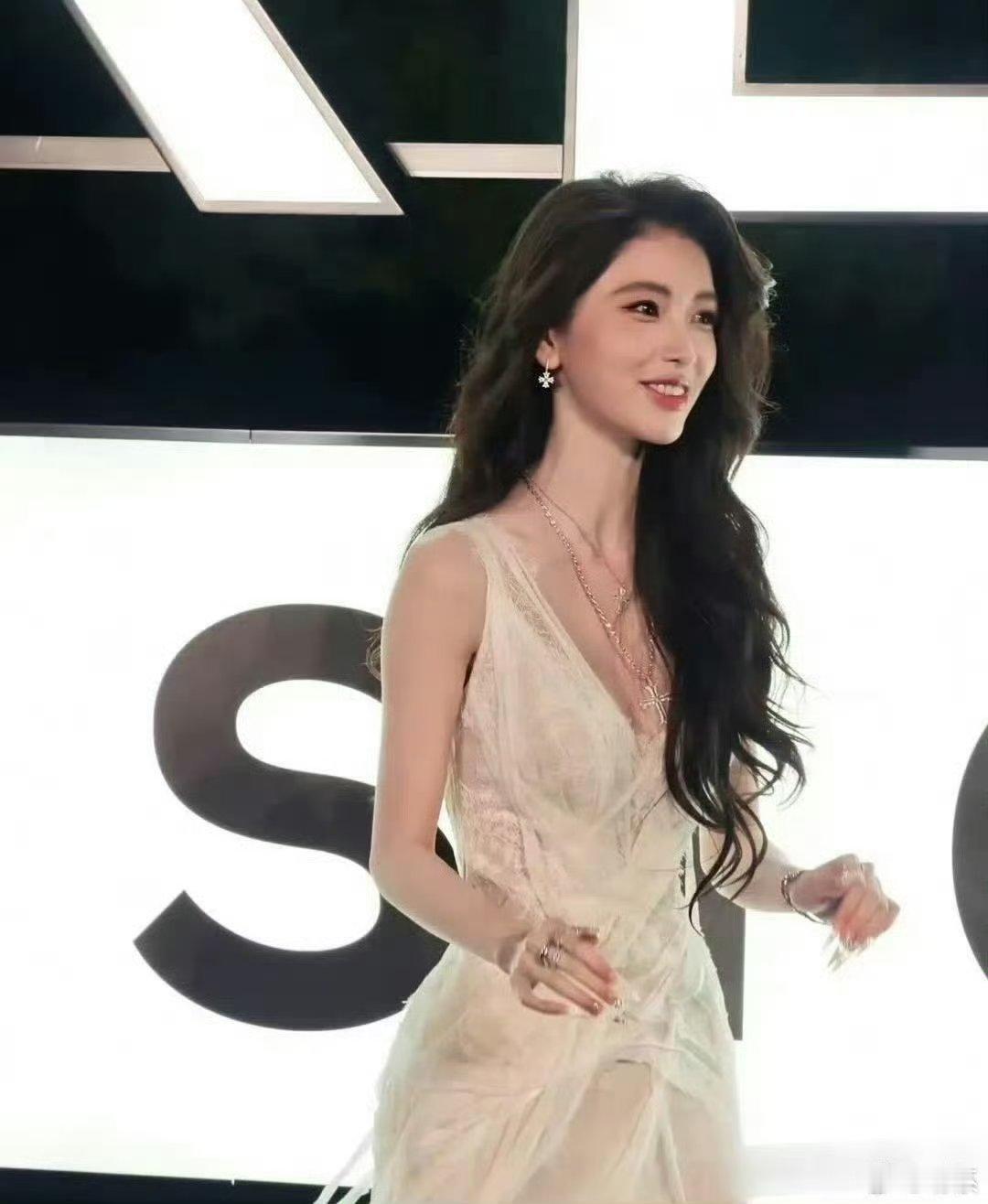 这是我审美里最好看的网红了你们能get到方圆吗​​​​