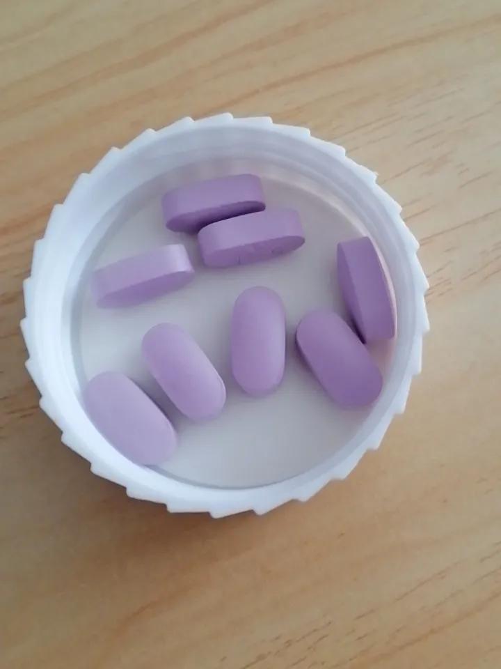 咨询了一下豆包，老年人补钙，是选在早上服用还是晚上服用，是在饭前还是在饭后。豆
