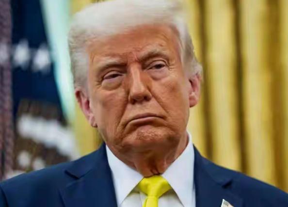 特朗普今天（北京时间12月12日）发文吹嘘道：“我从拜登政府手中接过了一个烂摊子