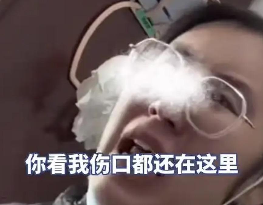 一个在医院ICU工作了五年的护士，在体检时查出患上了肺癌，她想找医院领导请个假，