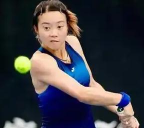 三盘极限拉锯！马烨欣2-1逆转琼斯，新加坡站逆境突围！2026年