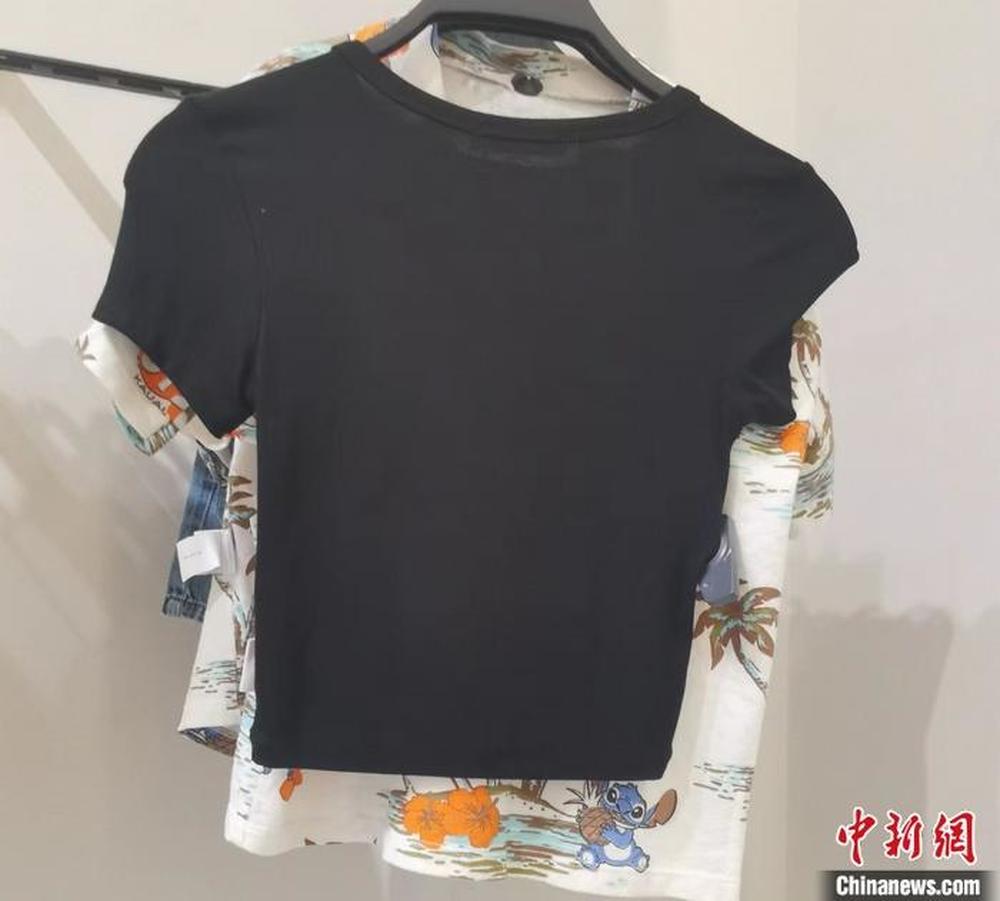 从“勒肉”到“锁喉”, 女装何苦为难女性?