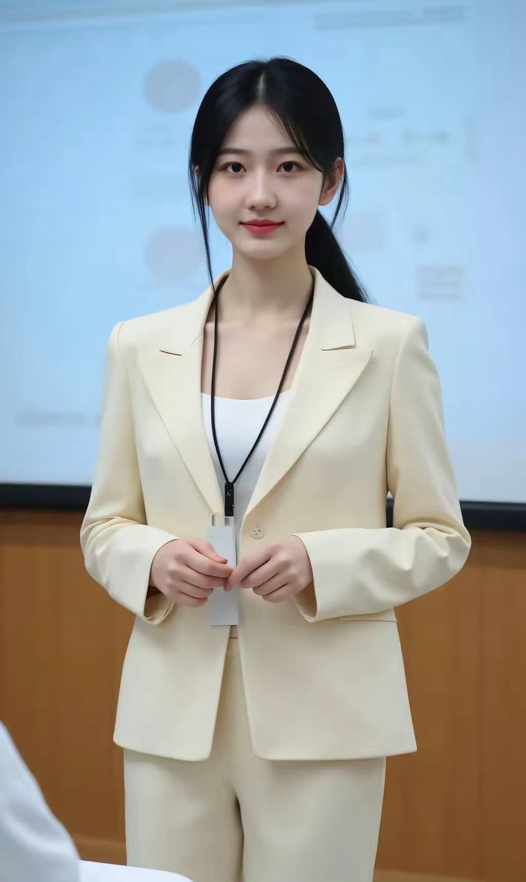 老师的炮姐穿搭把我们迷的找不着家​​​​