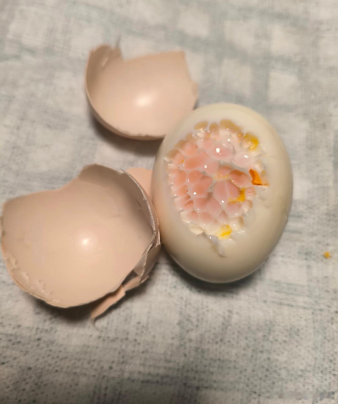 这鸡蛋变成这样了，是坏了吗？