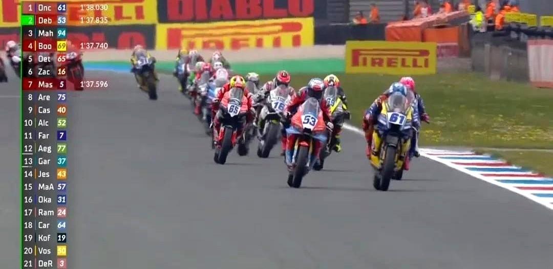 看昨晚张雪机车最后七圈的重播，那场面简直像是在玩命。起步还在第六名猫着，结果车