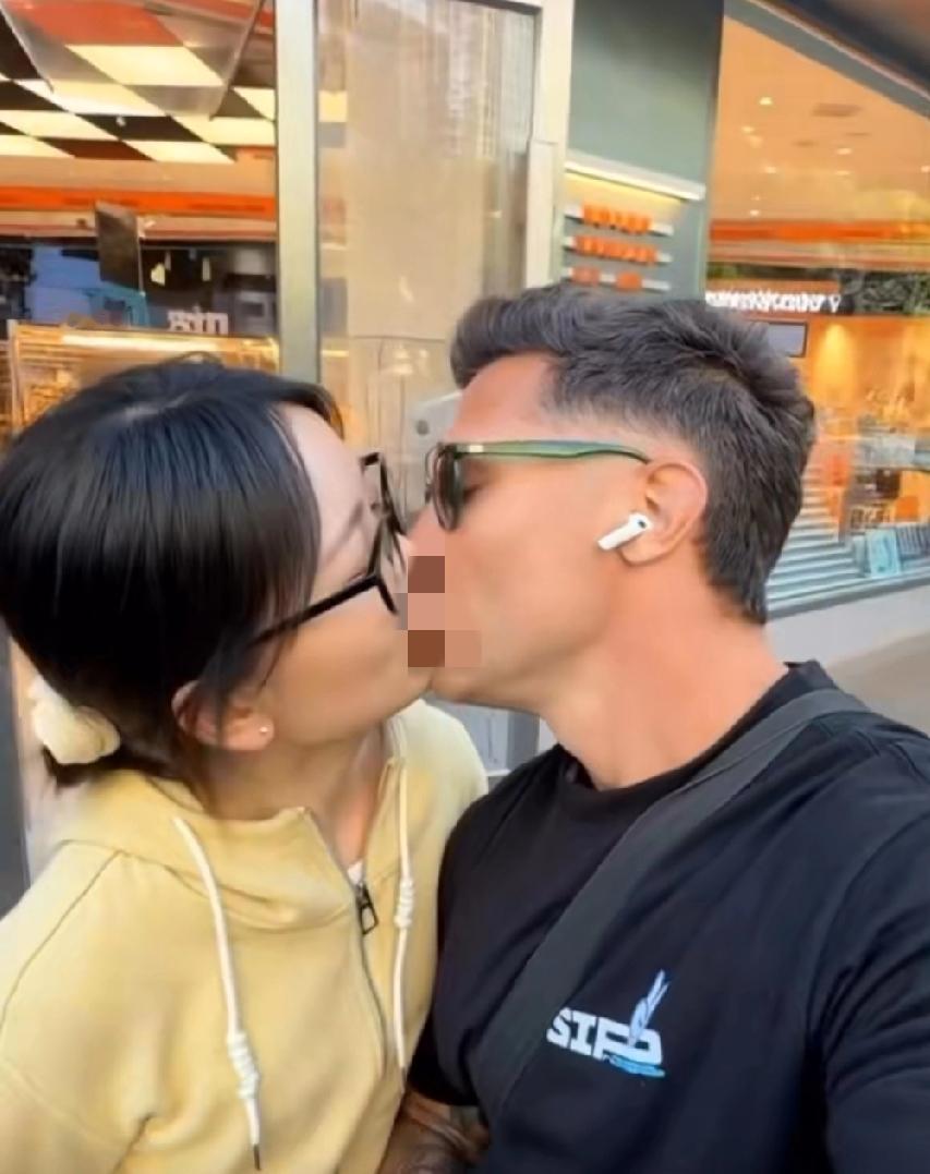 一位阿根廷的男网红博主跑到我们小城市造谣称：被当地女孩搭讪邀请去约会！这位博主