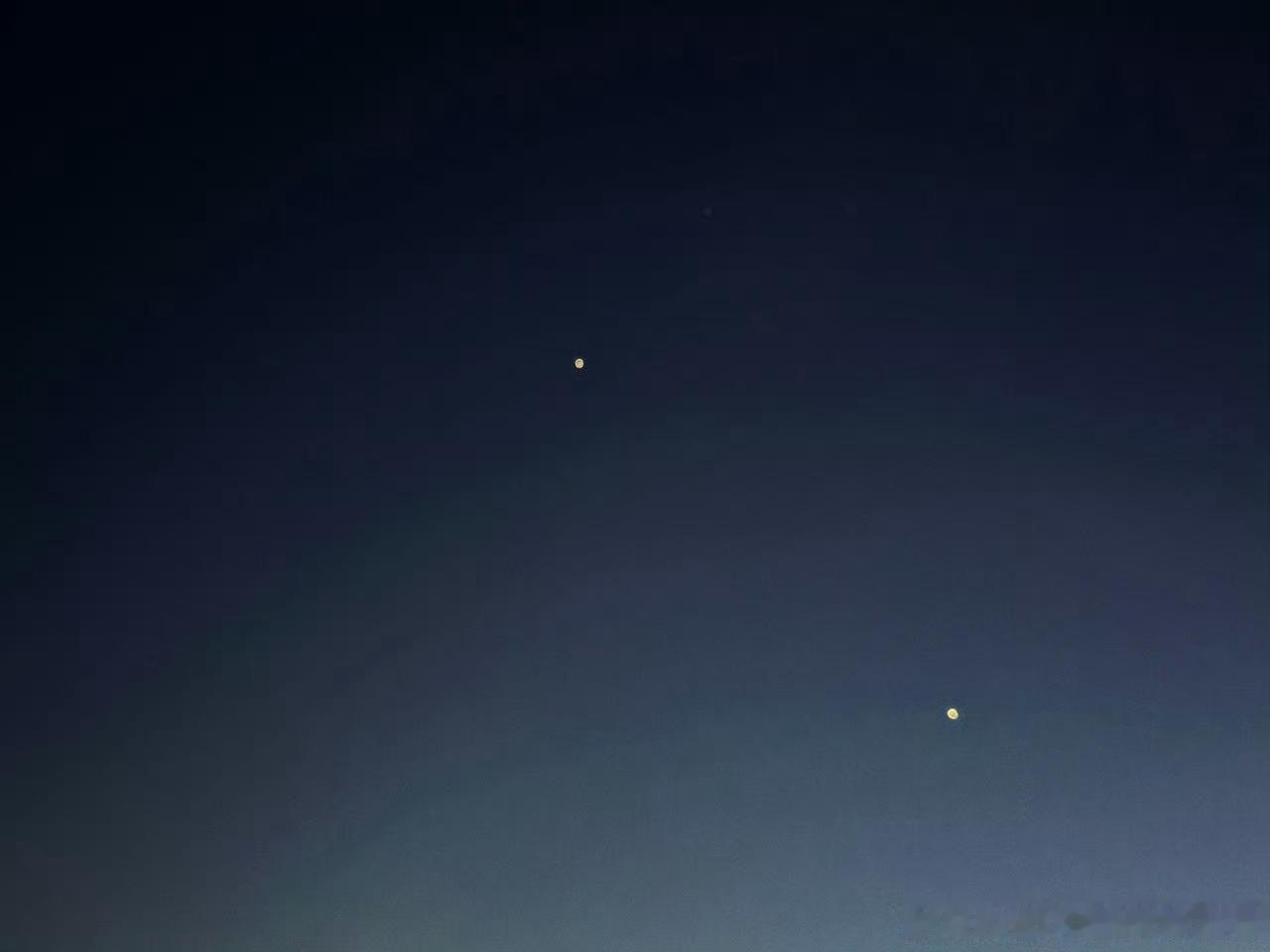 丁程鑫伸手抓星星丁程鑫伸手抓星光我就是你的星星⭐