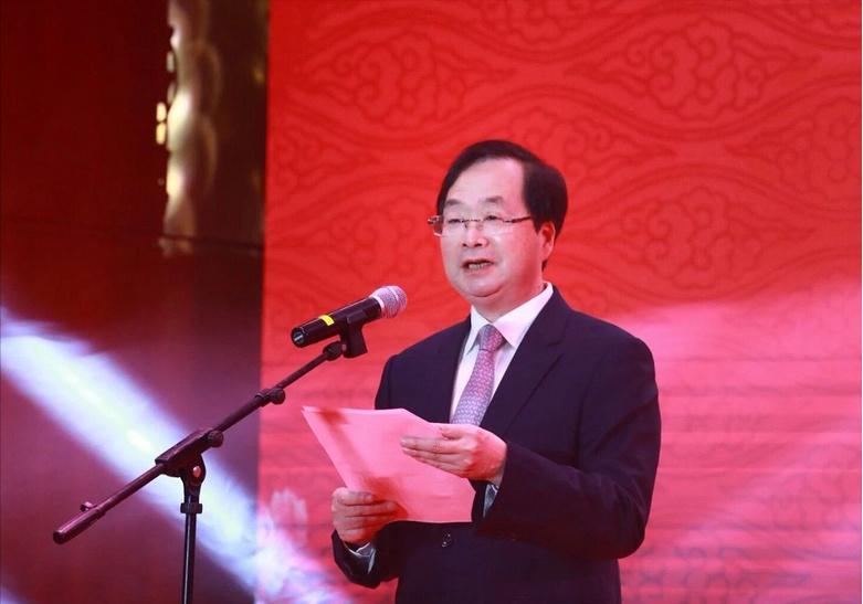 在卸任4年之后，陈伟义主动投案。刚刚迈入66岁门槛的他，迎来的不是人生大顺，而是