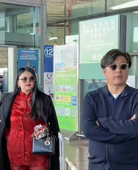 李湘和王岳伦是离婚夫妻的模范天花板。王诗龄过生日，王岳伦专程飞往国外。从李湘给他