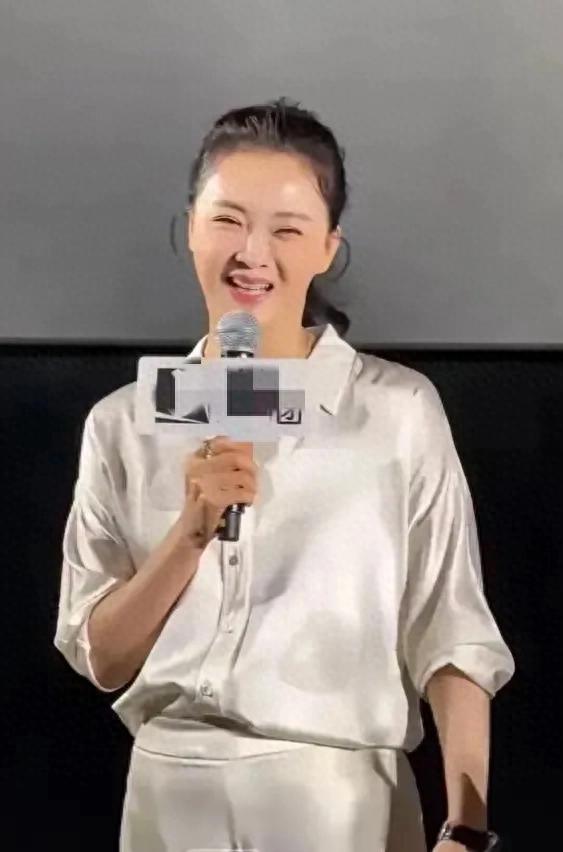 51岁王艳老得根本认不出，曾经明艳照人，如今尽显岁月痕迹
