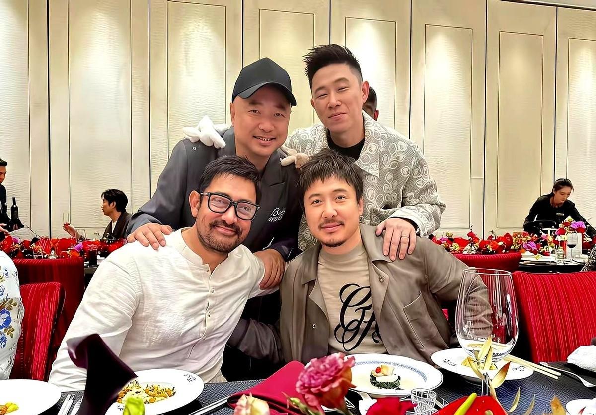 你敢信？国产喜剧圈的“四大王牌”居然私下聚首了！徐峥、沈腾、阿米尔·汗+宁浩