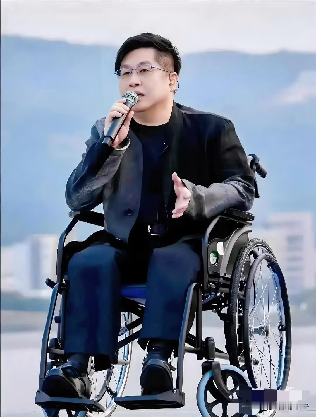 郑智化没想到,他犯了一个最低级的错误,那就是太高估自己了。他以为自己在大