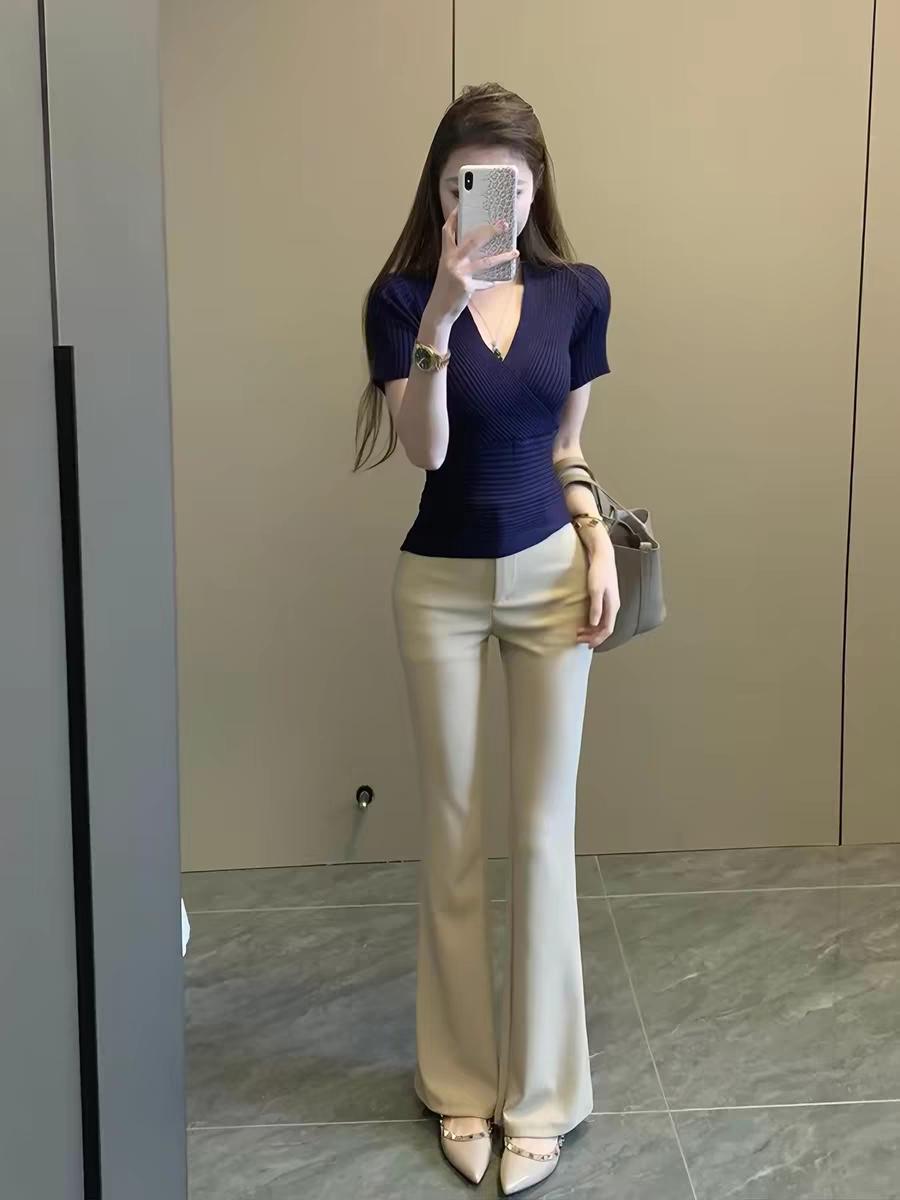 时尚穿搭。交叉V领短袖针织上衣打底衫，气质型！