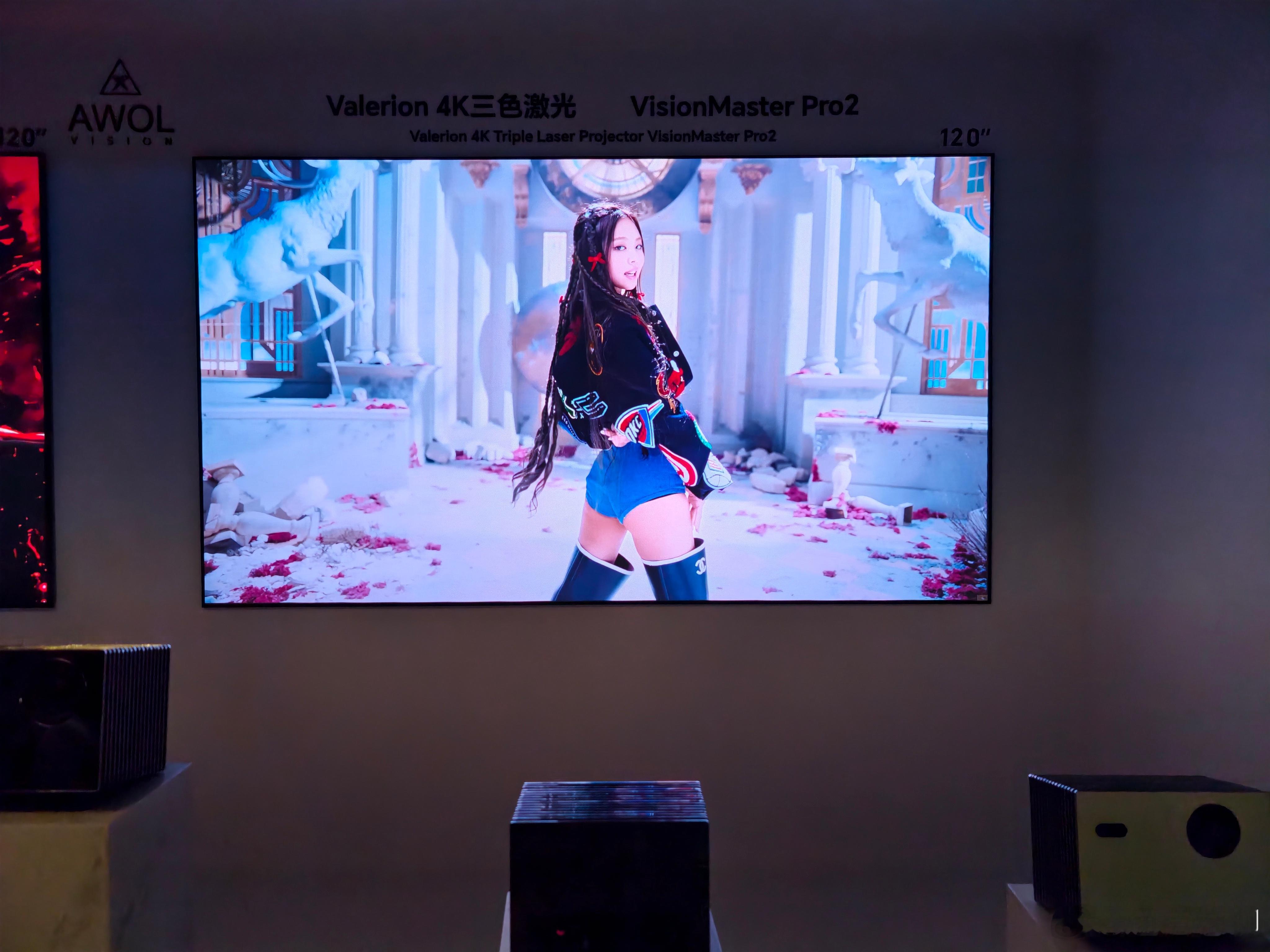 海信激光黑科技发布会今天海信发布激光电视黑科技，现场看到还有139英寸的，据说
