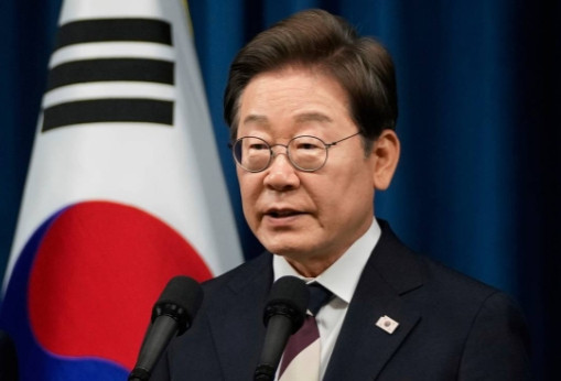看美国眼色，李在明或拒绝中方“阅兵”邀约，还给了个让人无语的理由眼看9月3日