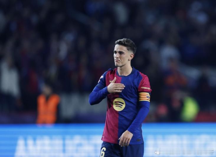 据《每日体育报》报道，加维和库巴西在球场上展现出领导能力。尽管已领先皇马11分，