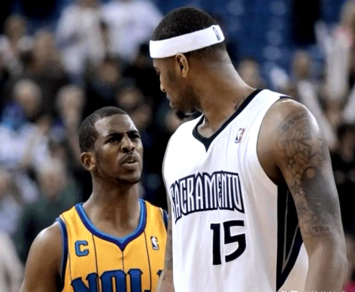 考辛斯愤愤不平啊考辛斯与保罗积怨已久，场上冲突不断，他多次抨击保罗，却在快船