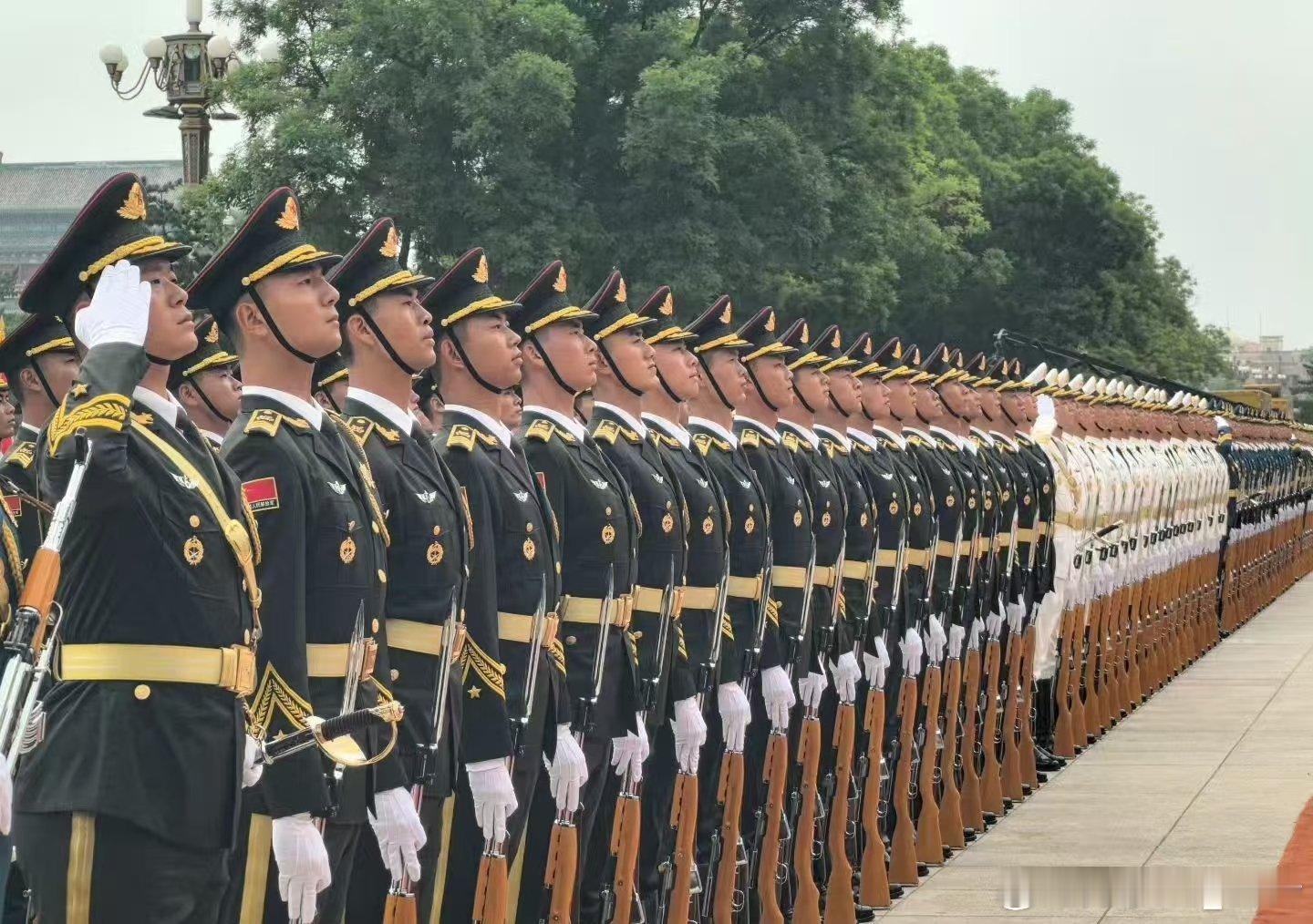 我们的军队！世界各国甘拜下风普京抵达人民大会堂