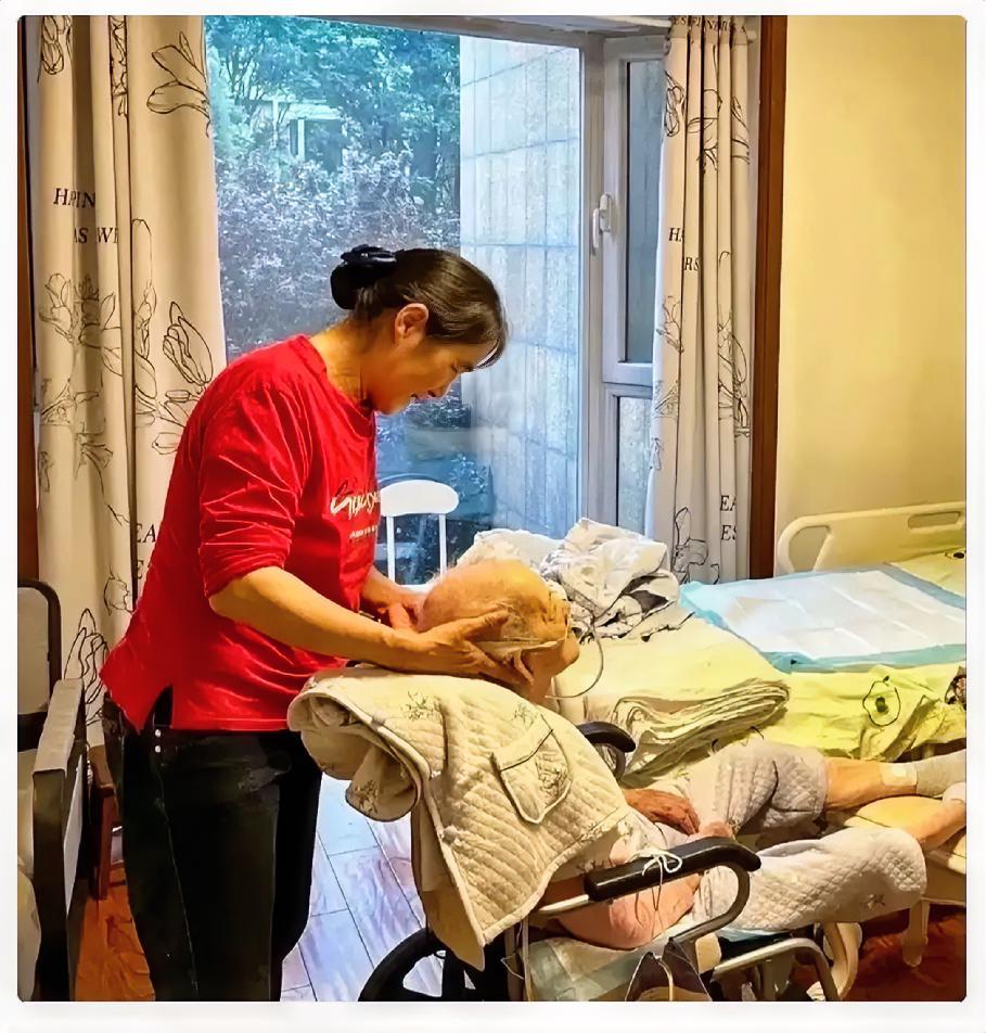 这事儿闹得，真让人唏嘘。63岁大爷与保姆同居17年，在外人眼里就是搭伙过日子的