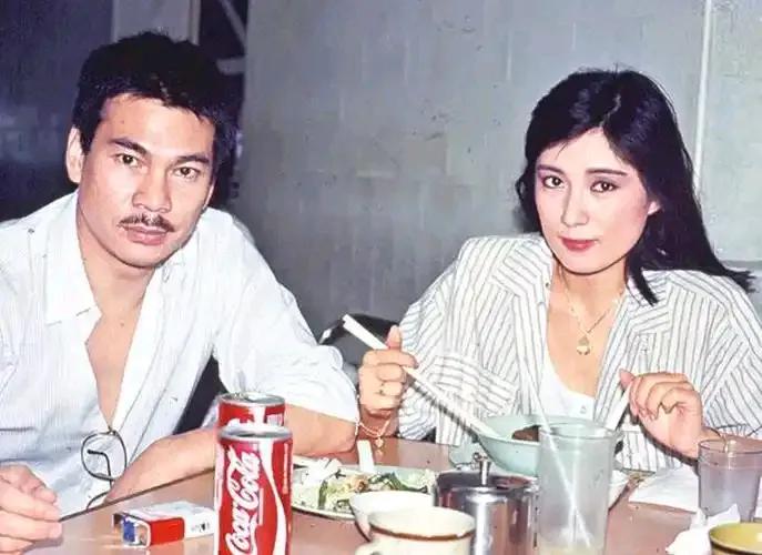 陈观泰的感情生活十分精彩，活了80岁，娶了4任老婆，而且都非常的漂亮。他的第一段