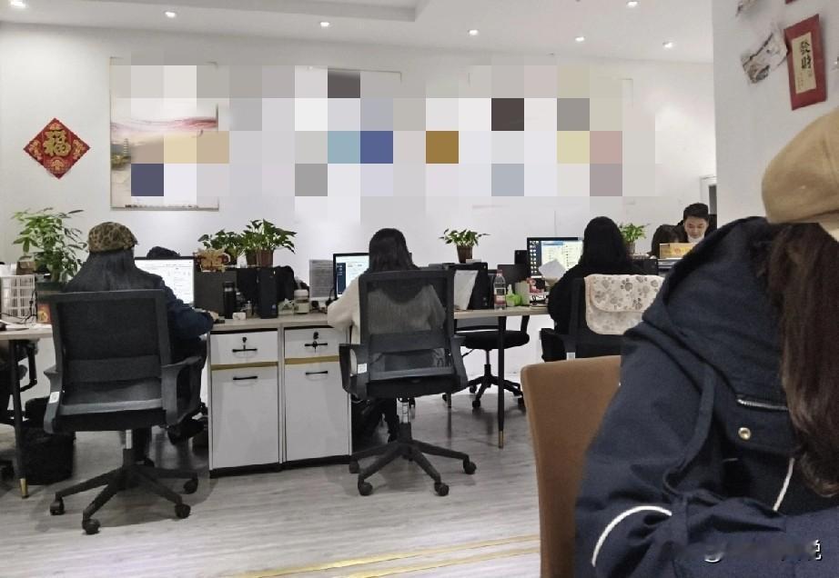 今天公司迎来了一位堪称“最熟悉的新员工”[捂脸哭]原因是这次已经是他的三进宫了[赞